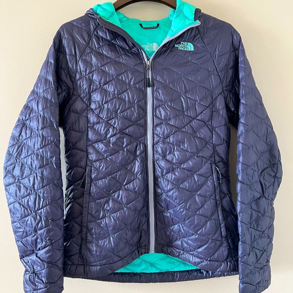 THE NORTH FACE || Size: MEDIUM || Womens || Thermoball Lightweight Jacket